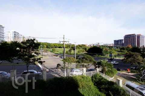 Image 4 - 256897